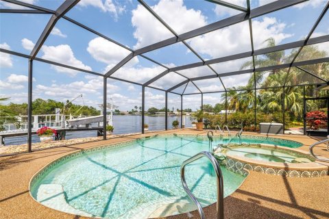 Casa en venta en Fort Myers, Florida, 3 dormitorios, 210.24 m2 № 1778417 - foto 11