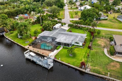 Casa en venta en Fort Myers, Florida, 3 dormitorios, 210.24 m2 № 1778417 - foto 1