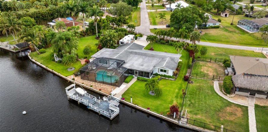 Casa en Fort Myers, Florida 3 dormitorios, 210.24 m2 № 1778417