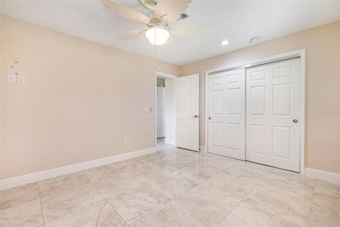 Casa en venta en Fort Myers, Florida, 3 dormitorios, 210.24 m2 № 1778417 - foto 16