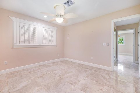 Casa en venta en Fort Myers, Florida, 3 dormitorios, 210.24 m2 № 1778417 - foto 15