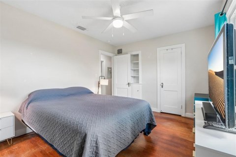 House in Saint Petersburg, Florida 2 bedrooms, 75.81 sq.m. № 2355130 - photo 13