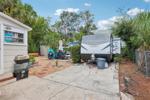 House in Saint Petersburg, Florida 2 bedrooms, 75.81 sq.m. № 2355130 - photo 18