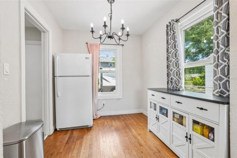 House in Saint Petersburg, Florida 2 bedrooms, 75.81 sq.m. № 2355130 - photo 7