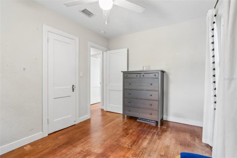 House in Saint Petersburg, Florida 2 bedrooms, 75.81 sq.m. № 2355130 - photo 17