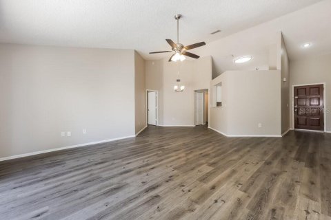 House in Riverview, Florida 4 bedrooms, 147.9 sq.m. № 2379026 - photo 4