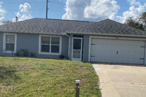House in Deltona, Florida 3 bedrooms, 134.52 sq.m. № 1576640 - photo 1