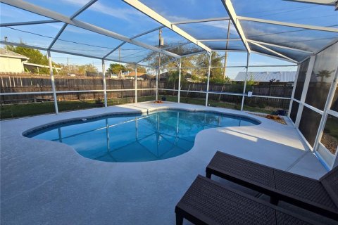 House in Deltona, Florida 3 bedrooms, 134.52 sq.m. № 1576640 - photo 27