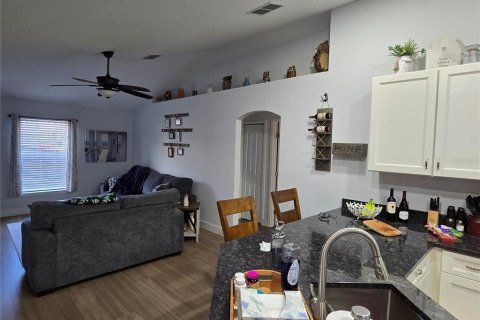 House in Deltona, Florida 3 bedrooms, 134.52 sq.m. № 1576640 - photo 11