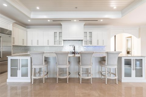 House in Lighthouse Point, Florida 3 bedrooms, 286.6 sq.m. № 1979140 - photo 6