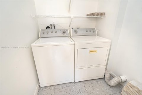 Купить кондоминиум в Делрей-Бич, Флорида 1 спальня, 70.61м2, № 1981722 - фото 24