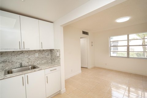 Купить кондоминиум в Делрей-Бич, Флорида 1 спальня, 70.61м2, № 1981722 - фото 13