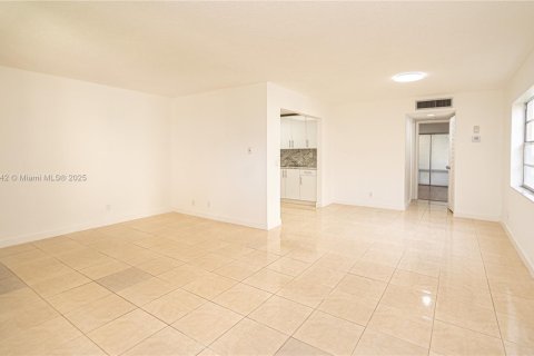 Купить кондоминиум в Делрей-Бич, Флорида 1 спальня, 70.61м2, № 1981722 - фото 5