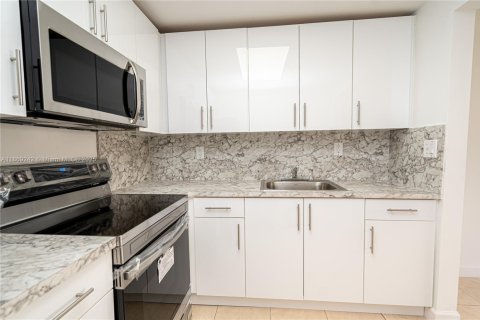 Купить кондоминиум в Делрей-Бич, Флорида 1 спальня, 70.61м2, № 1981722 - фото 11