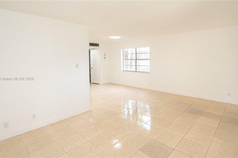 Купить кондоминиум в Делрей-Бич, Флорида 1 спальня, 70.61м2, № 1981722 - фото 6