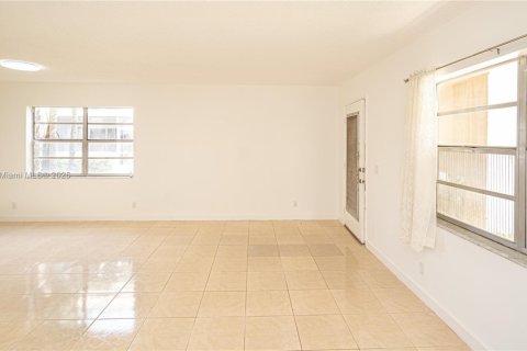 Купить кондоминиум в Делрей-Бич, Флорида 1 спальня, 70.61м2, № 1981722 - фото 7