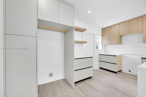 Casa en venta en Miami, Florida, 4 dormitorios, 117.43 m2 № 2269106 - foto 10