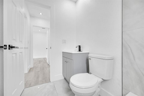 Casa en venta en Miami, Florida, 4 dormitorios, 117.43 m2 № 2269106 - foto 16
