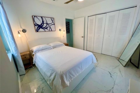 Casa en alquiler en Miami, Florida, 2 dormitorios, 123.19 m2 № 1079570 - foto 1