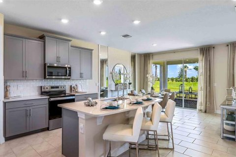 House in Lakewood Ranch, Florida 4 bedrooms, 256.04 sq.m. № 1882946 - photo 12