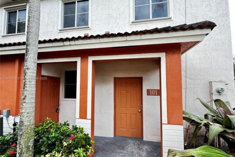 Condominio en venta en Miami Gardens, Florida, 3 dormitorios, 131.92 m2 № 1951829 - foto 4
