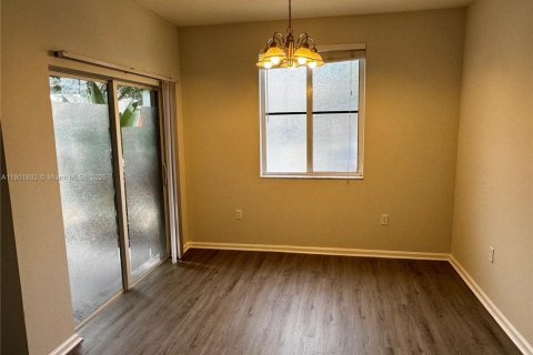 Condominio en venta en Miami Gardens, Florida, 3 dormitorios, 131.92 m2 № 1951829 - foto 9