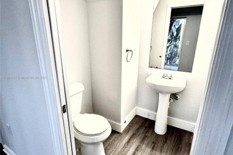 Condominio en venta en Miami Gardens, Florida, 3 dormitorios, 131.92 m2 № 1951829 - foto 12