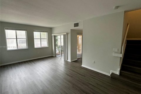 Condominio en venta en Miami Gardens, Florida, 3 dormitorios, 131.92 m2 № 1951829 - foto 11