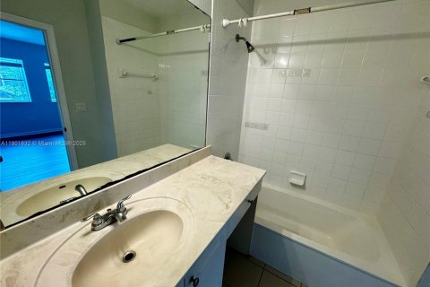 Condominio en venta en Miami Gardens, Florida, 3 dormitorios, 131.92 m2 № 1951829 - foto 22