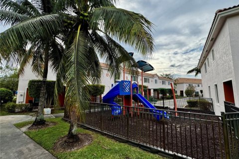 Condominio en venta en Miami Gardens, Florida, 3 dormitorios, 131.92 m2 № 1951829 - foto 27