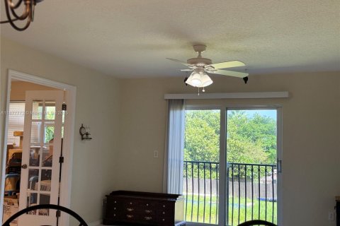 Condo in Cape Canaveral, Florida, 2 bedrooms  № 1933161 - photo 9
