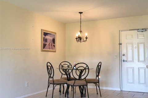 Condo in Cape Canaveral, Florida, 2 bedrooms  № 1933161 - photo 15