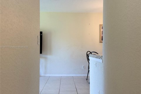 Condo in Cape Canaveral, Florida, 2 bedrooms  № 1933161 - photo 21