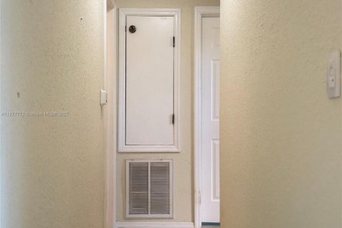 Condo in Cape Canaveral, Florida, 2 bedrooms  № 1933161 - photo 22