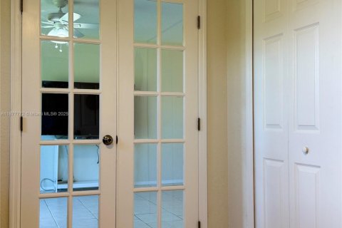 Condo in Cape Canaveral, Florida, 2 bedrooms  № 1933161 - photo 20