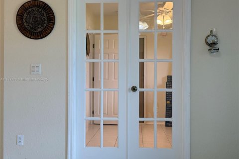 Condo in Cape Canaveral, Florida, 2 bedrooms  № 1933161 - photo 13