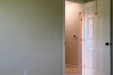 Condo in Cape Canaveral, Florida, 2 bedrooms  № 1933161 - photo 18