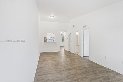 Condominio en venta en Homestead, Florida, 2 dormitorios, 75.72 m2 № 1839568 - foto 2