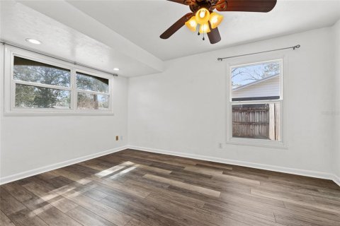 House in Gainesville, Florida 4 bedrooms, 147.53 sq.m. № 1870290 - photo 23