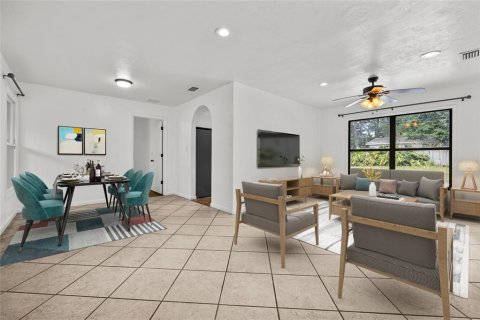 House in Gainesville, Florida 4 bedrooms, 147.53 sq.m. № 1870290 - photo 6