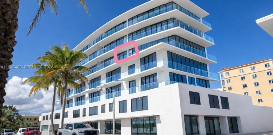 Кондоминиум с 2 спальнями в Холливуд, Флорида № 2008229