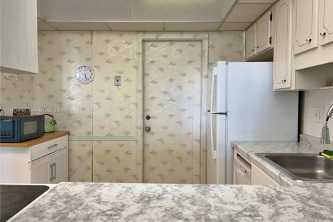 Copropriété à louer à Hallandale Beach, Floride: 1 chambre, 66.8 m2 № 2063303 - photo 9