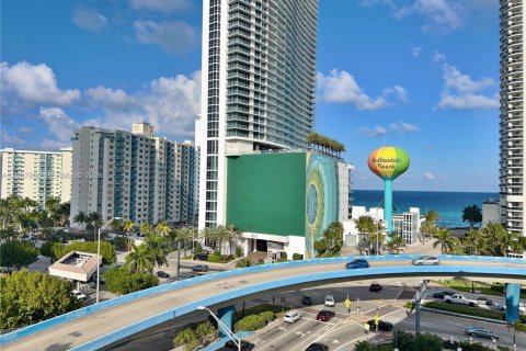 Condo à Hallandale Beach, Floride, 1 chambre  № 2063303