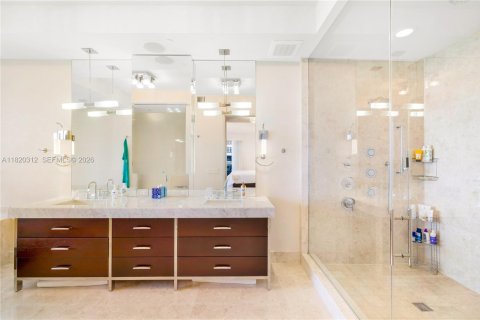Купить кондоминиум в Бэл-Харбор, Флорида 3 спальни, 327.39м2, № 2084001 - фото 12