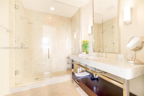 Купить кондоминиум в Бэл-Харбор, Флорида 3 спальни, 327.39м2, № 2084001 - фото 10