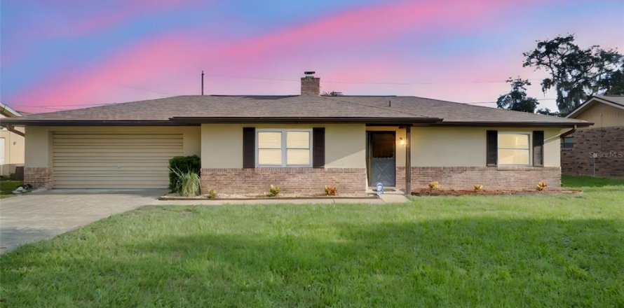 House in Deltona, Florida 2 bedrooms, 117.61 sq.m. № 1905005