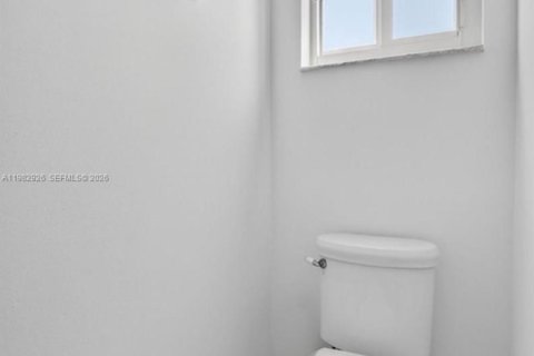 House in Pembroke Pines, Florida 4 bedrooms, 256.22 sq.m. № 2051626 - photo 23