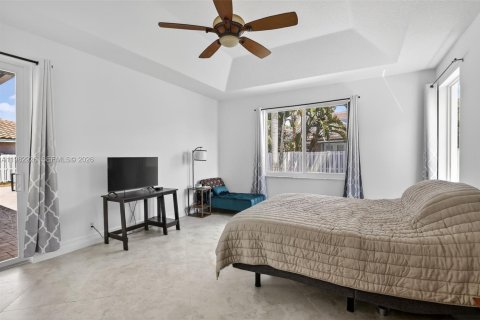 House in Pembroke Pines, Florida 4 bedrooms, 256.22 sq.m. № 2051626 - photo 18