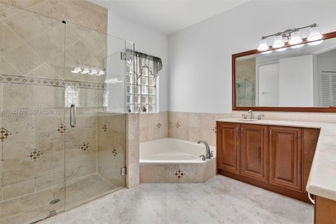 House in Pembroke Pines, Florida 4 bedrooms, 256.22 sq.m. № 2051626 - photo 21