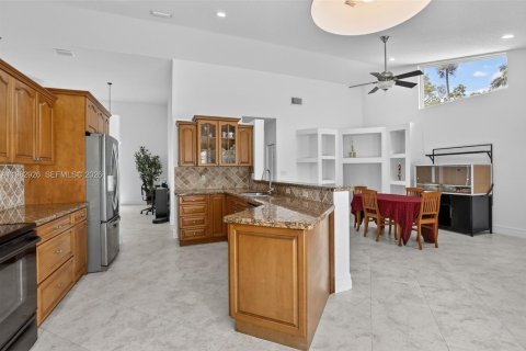 House in Pembroke Pines, Florida 4 bedrooms, 256.22 sq.m. № 2051626 - photo 14